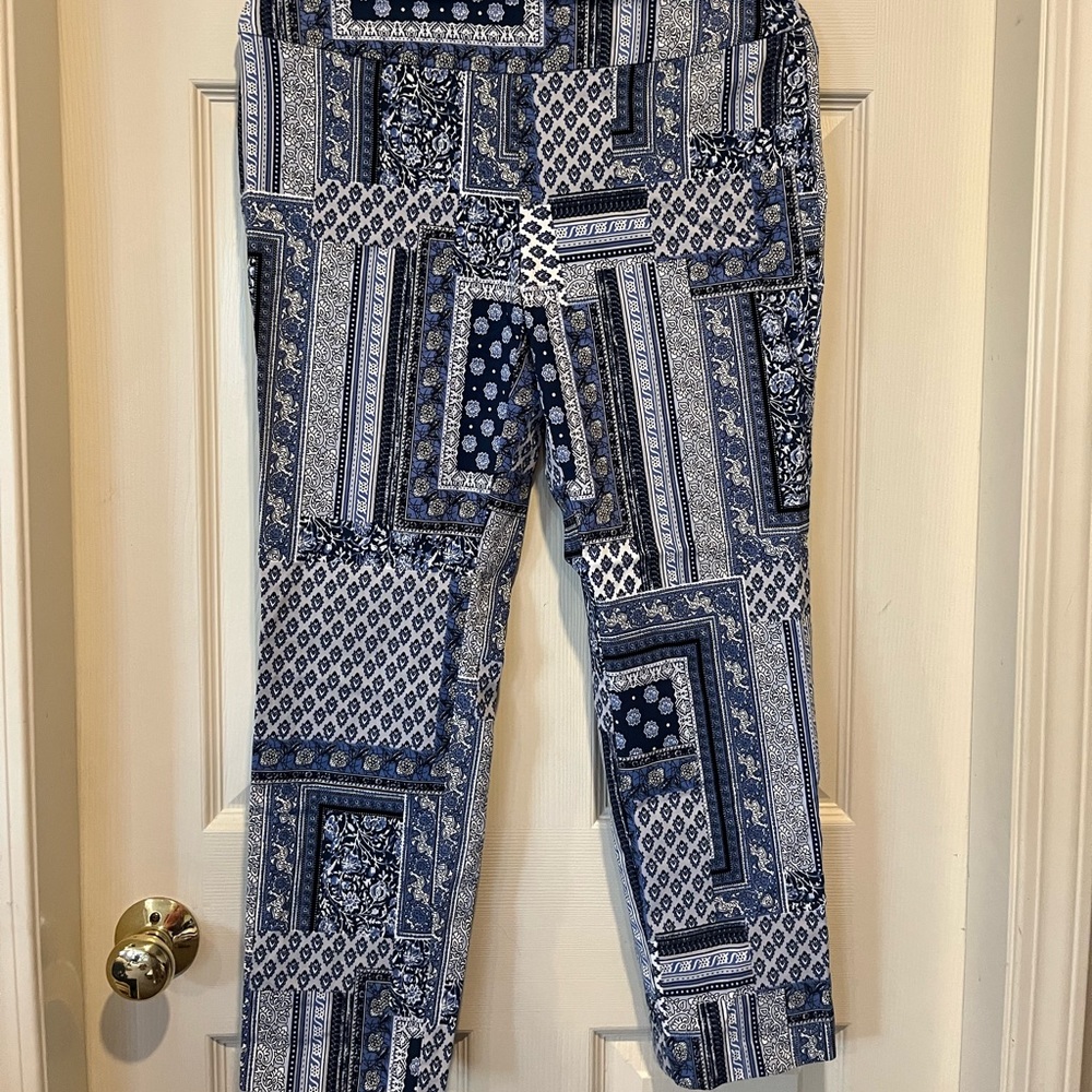 Stretchy fun printed pants